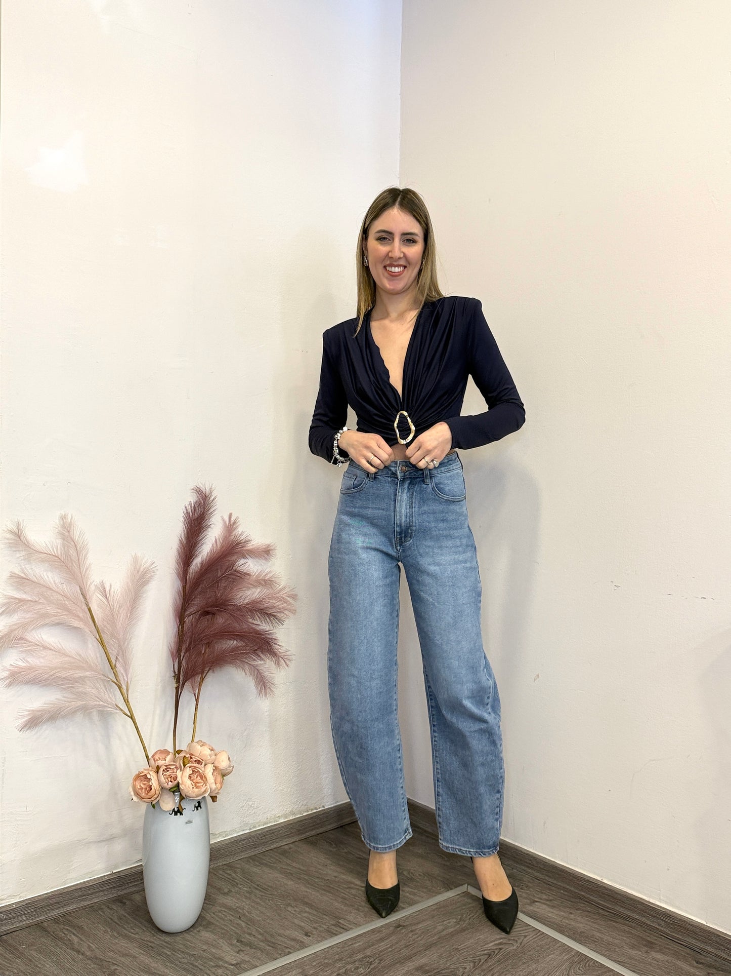 Top con dettaglio oro