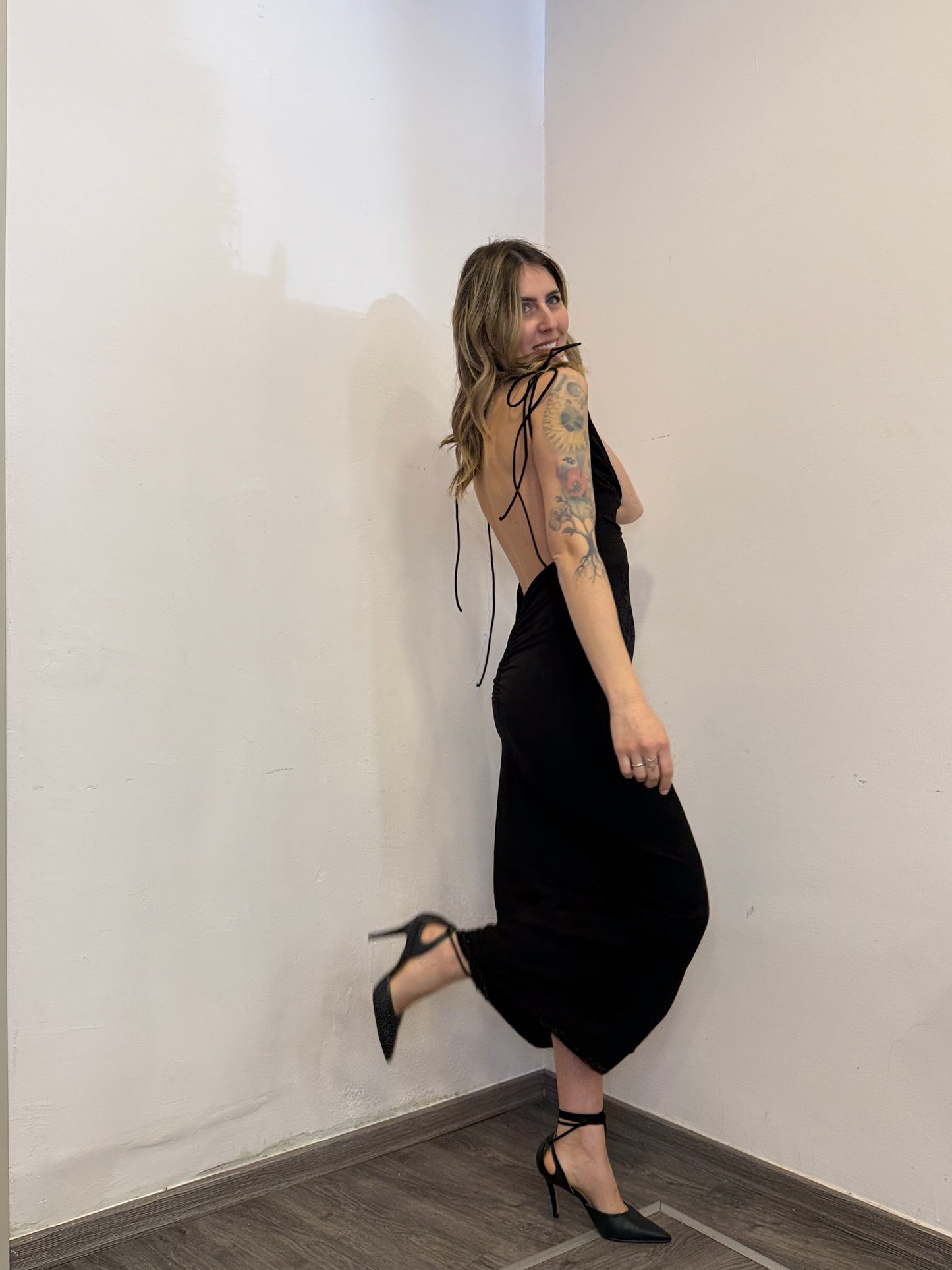 Abito scollato schiena nuda