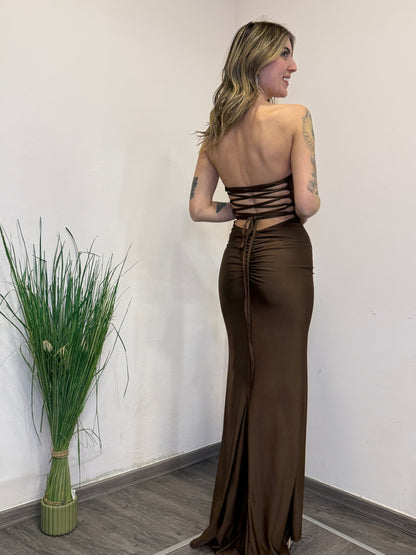 Abito con schiena nuda cioccolato