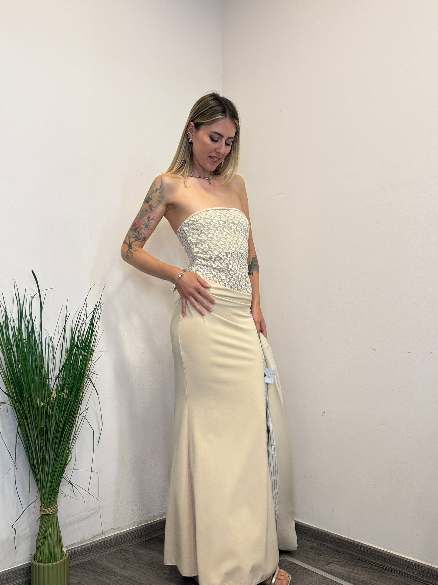 Abito con body pizzo