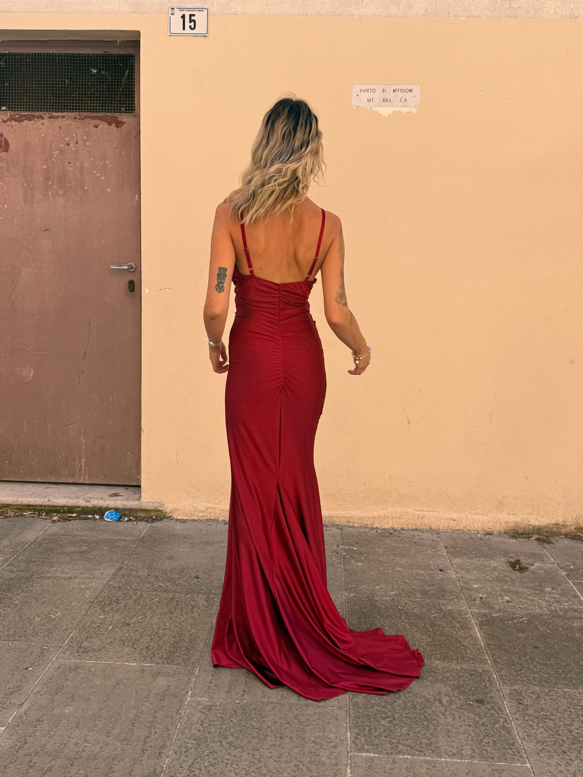 Abito rouge coda