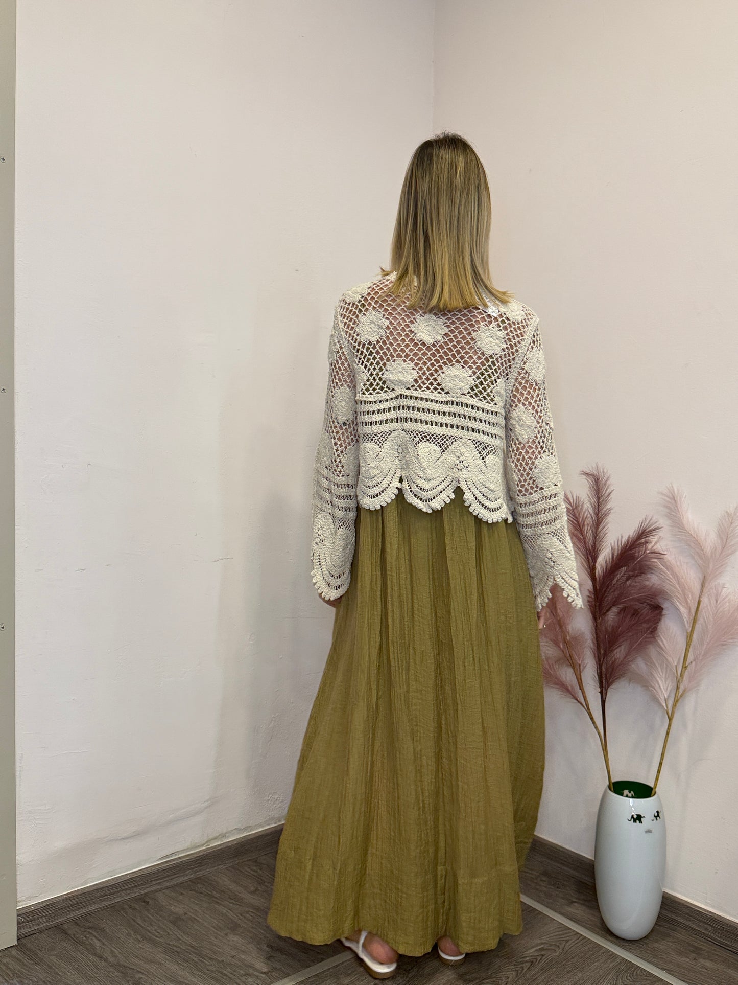 Cardigan macramè con bottoncini