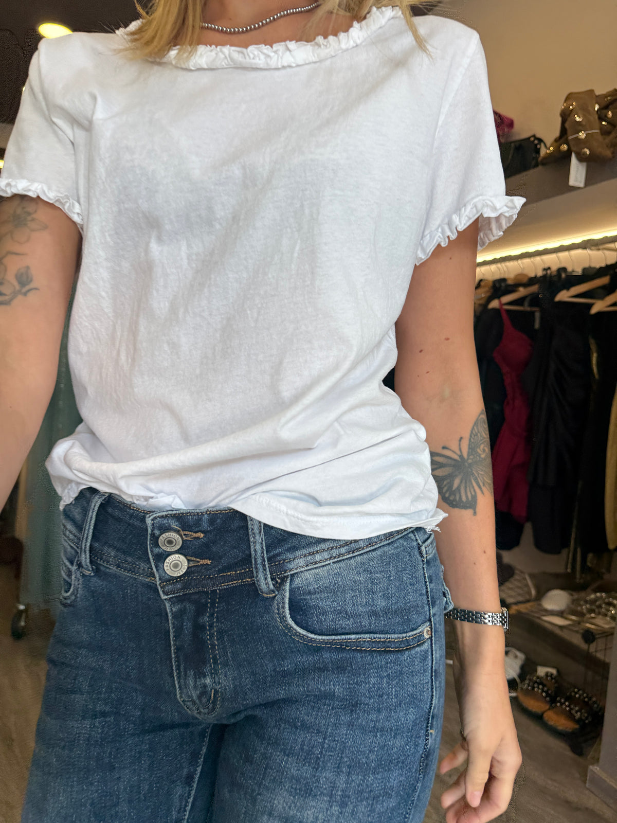 T-shirt con manica fru fru bianca