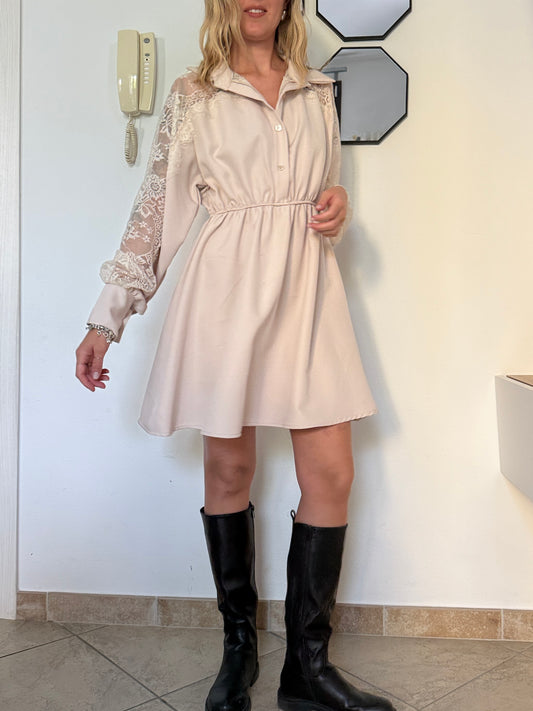 Abito con manica in pizzo
