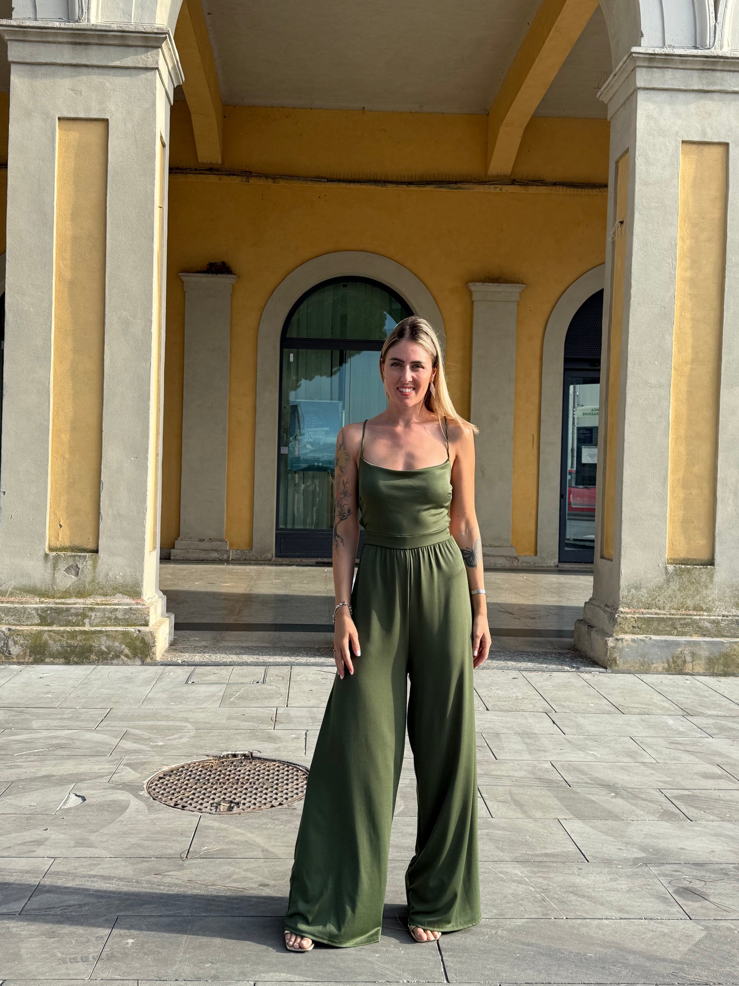 Tuta schiena nuda verde