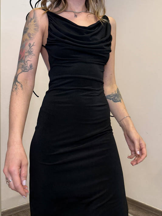 Abito scollato schiena nuda