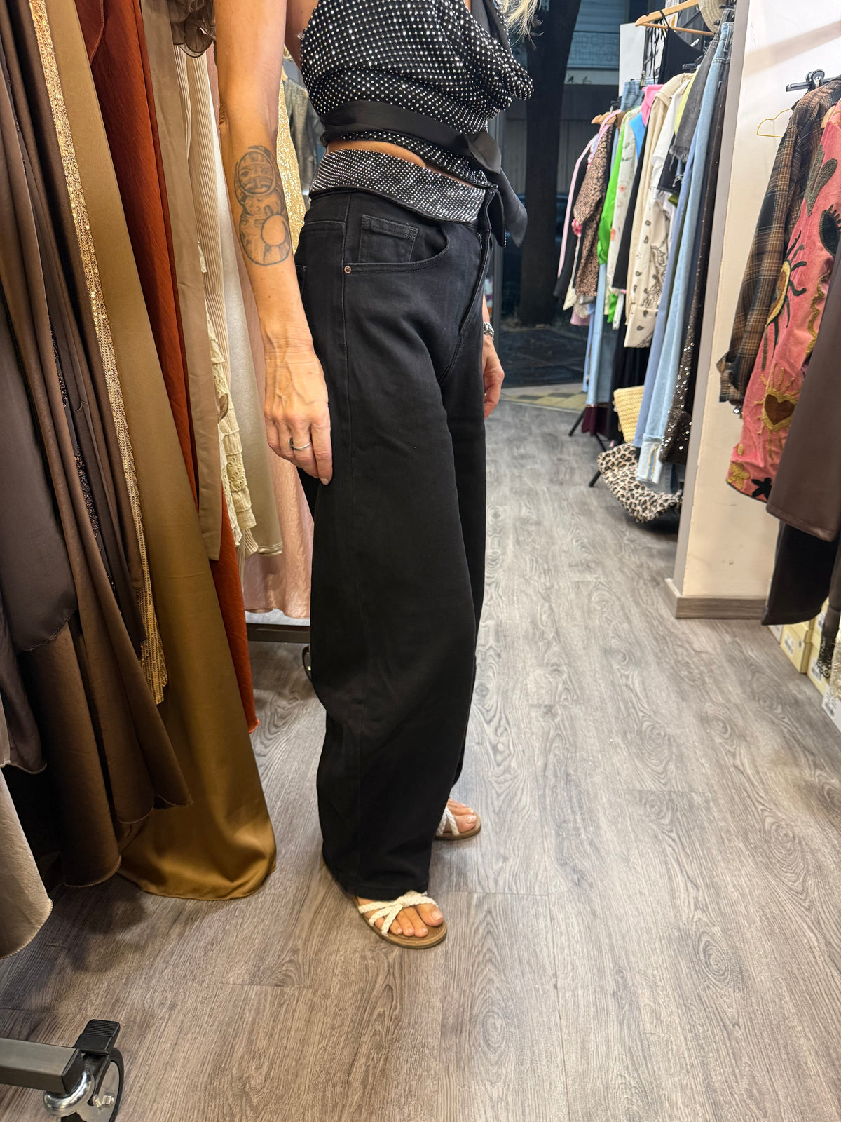 Jeans con risvolto strass
