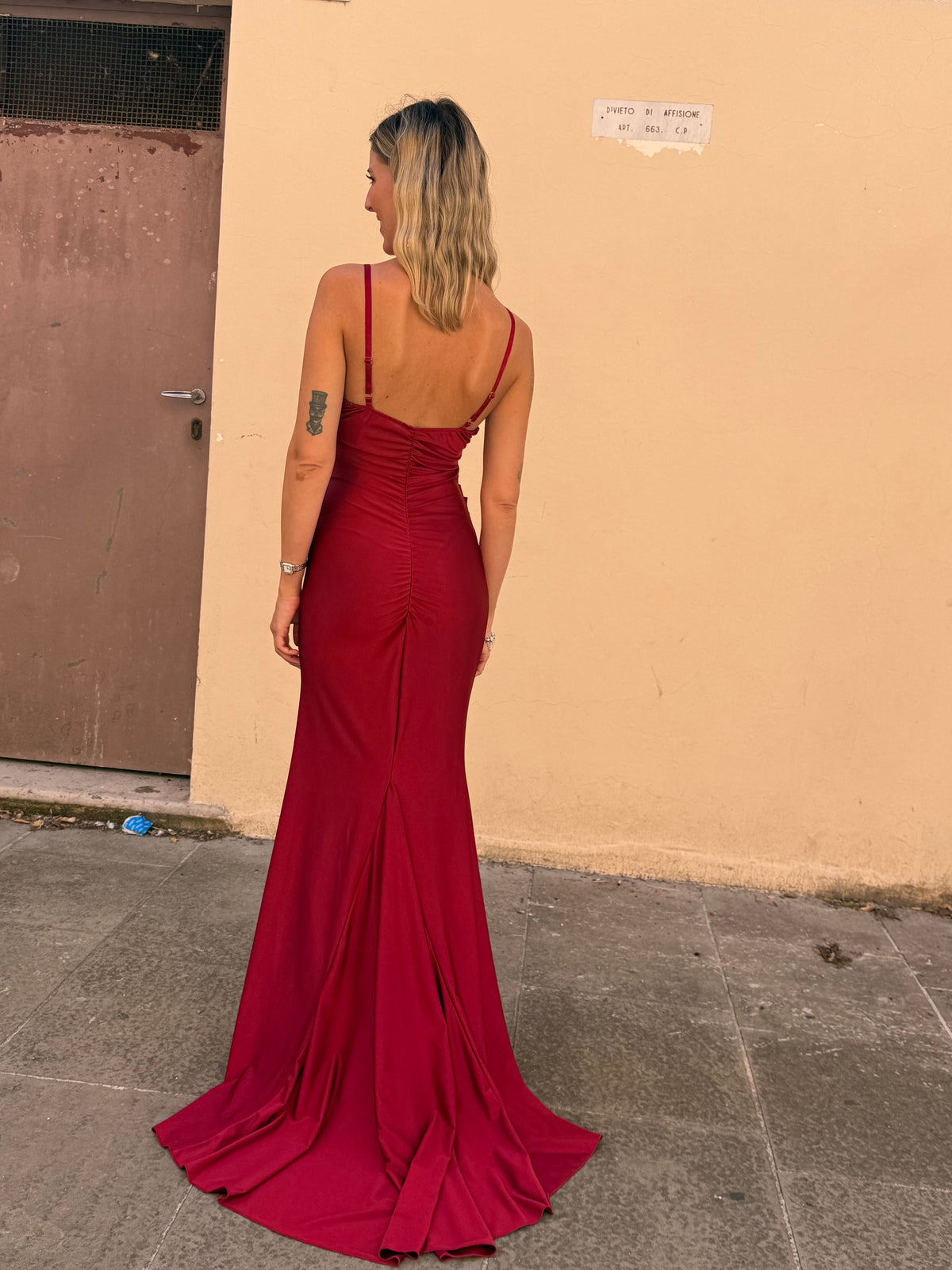 Abito rouge coda