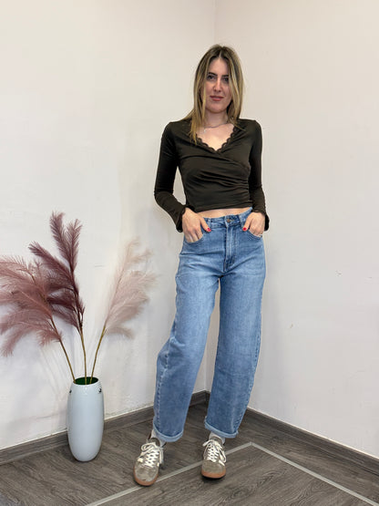 Top con scollo pizzo