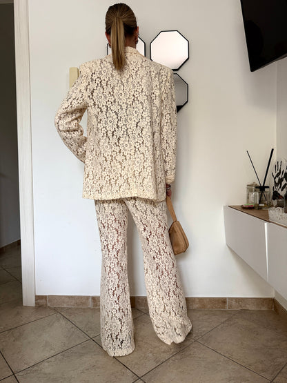 Completo pizzo color burro
