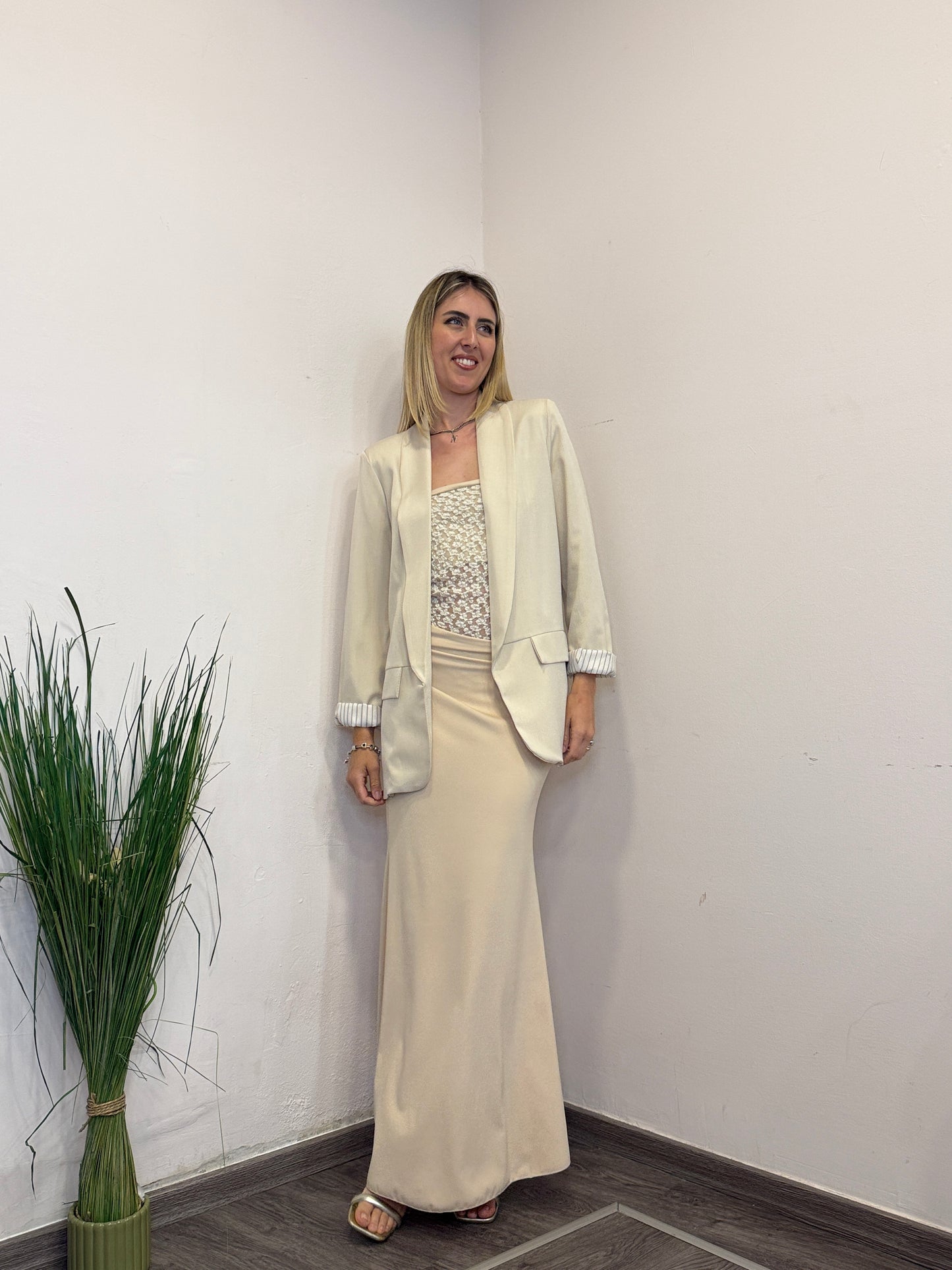 Abito con body pizzo