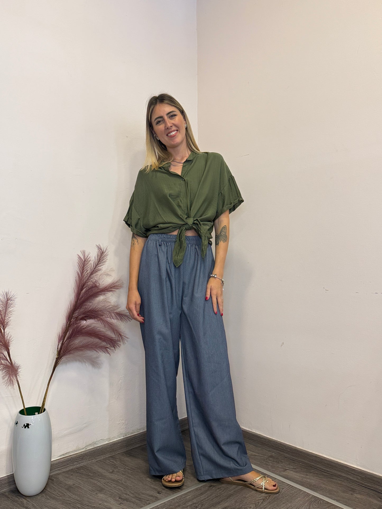 Camicia con nodo verde militare