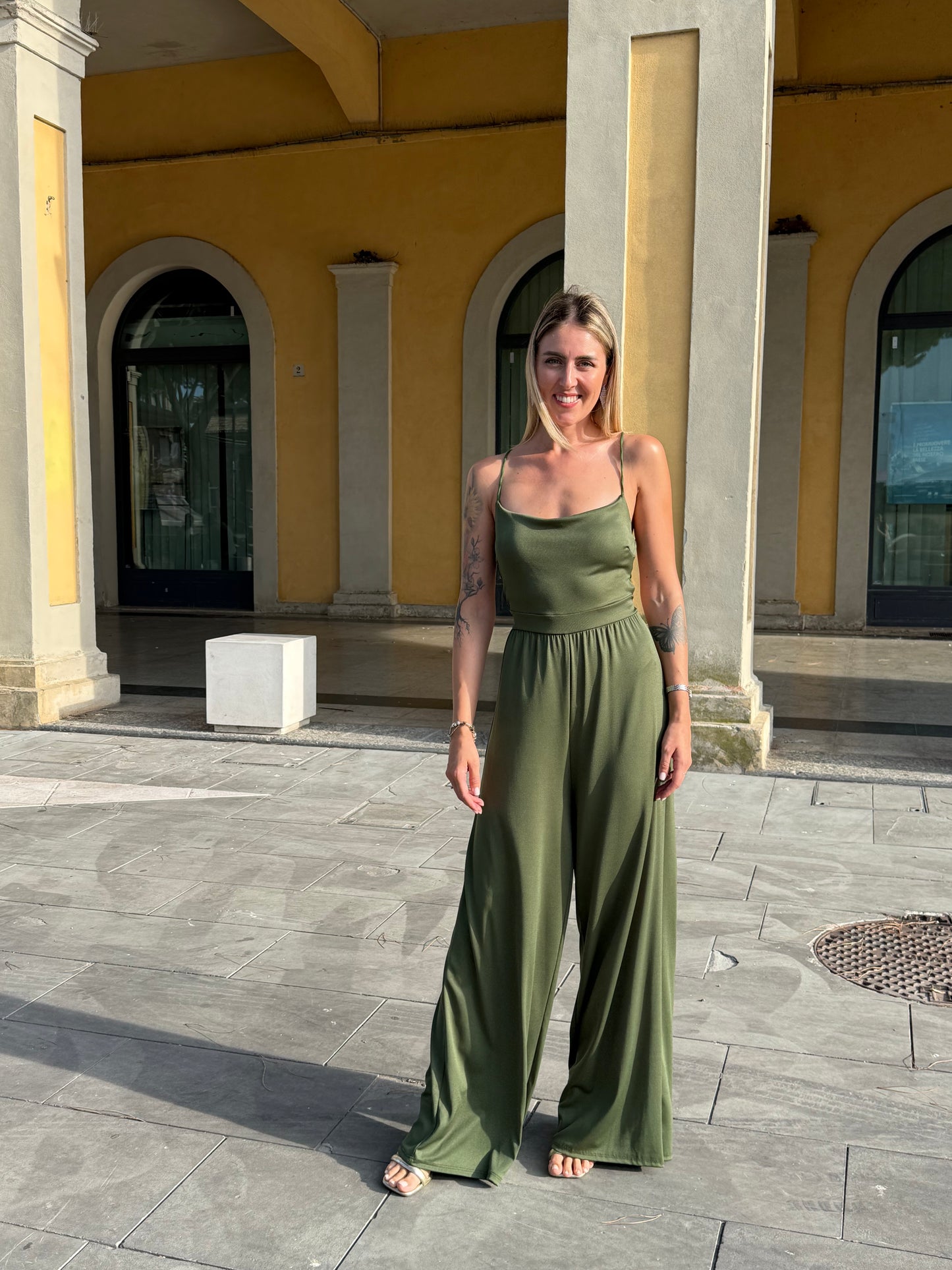 Tuta schiena nuda verde