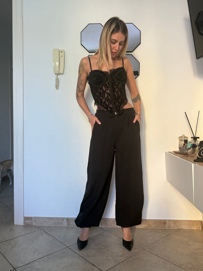 Completo black con pantaloni palazzo