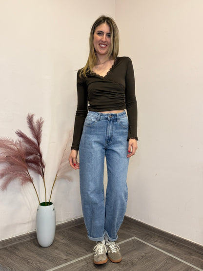 Top con scollo pizzo