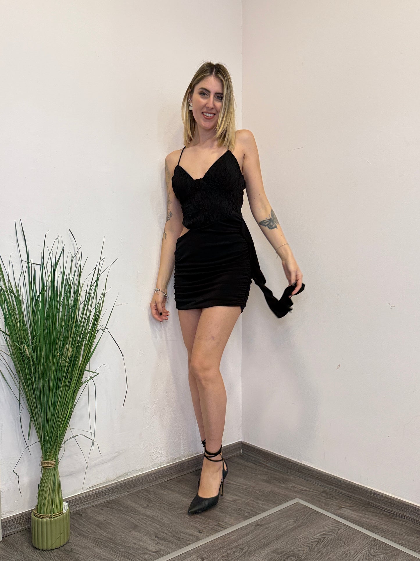 Abito open con inserto pizzo