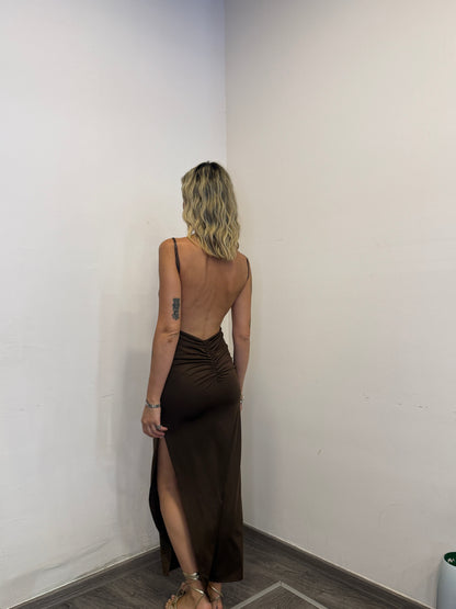 Abito lungo con schiena nuda marrone