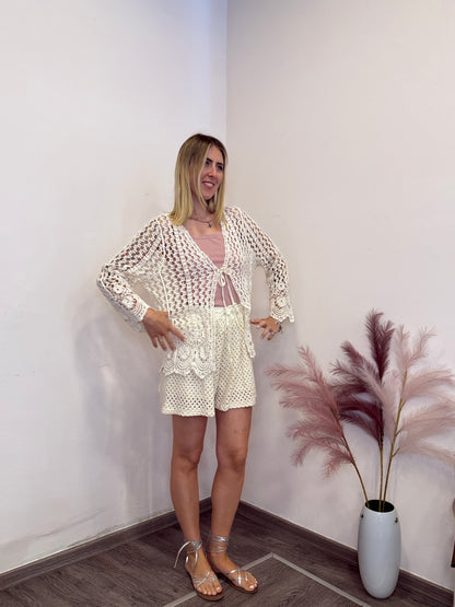 Cardigan crochet con nodino