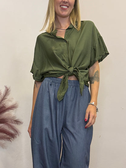 Camicia con nodo verde militare
