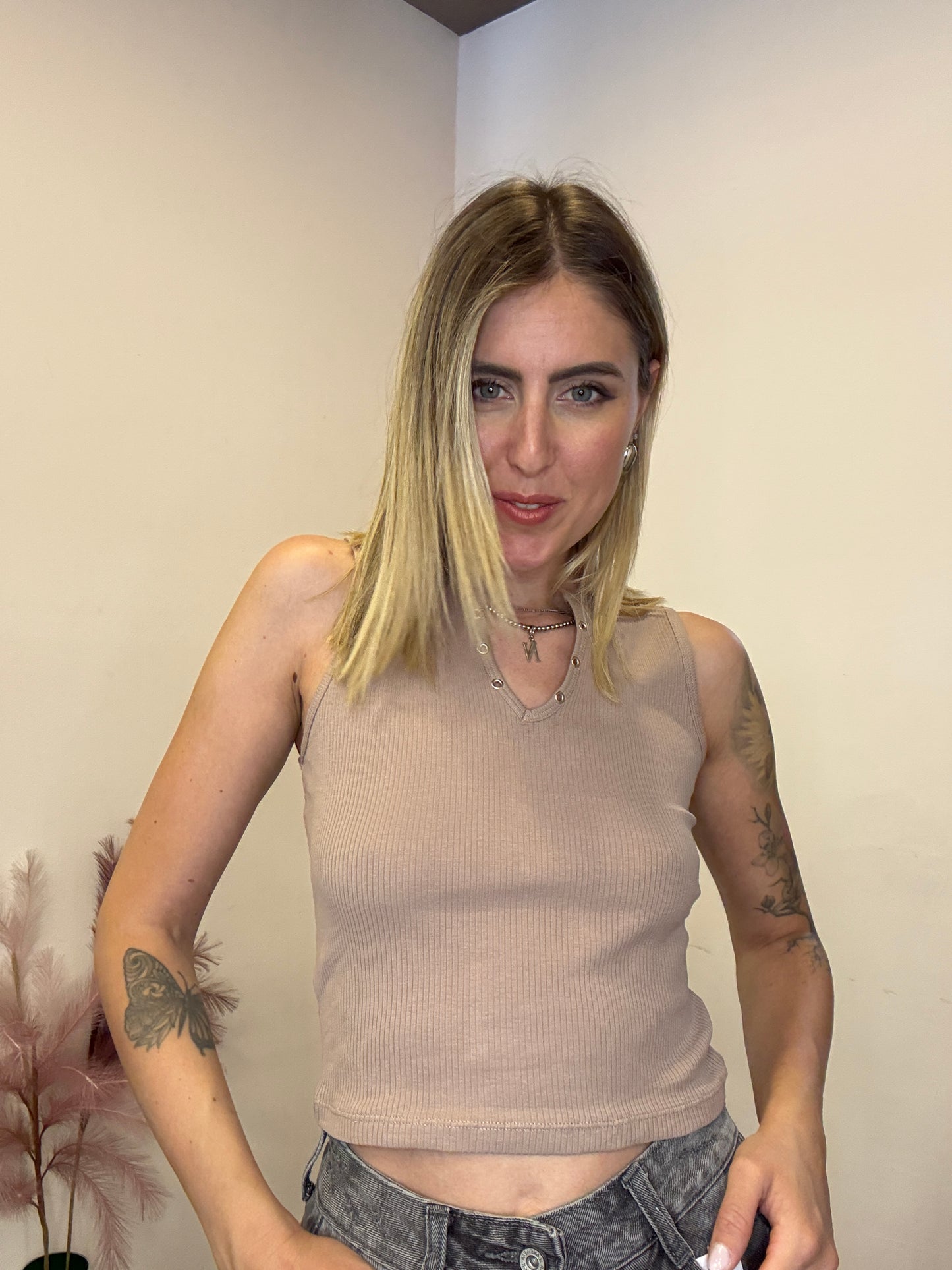 Tank top crop bottoncini