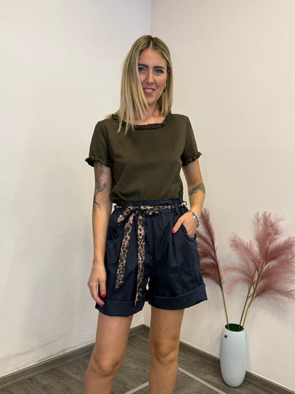 T-shirt con manica fru fru marrone