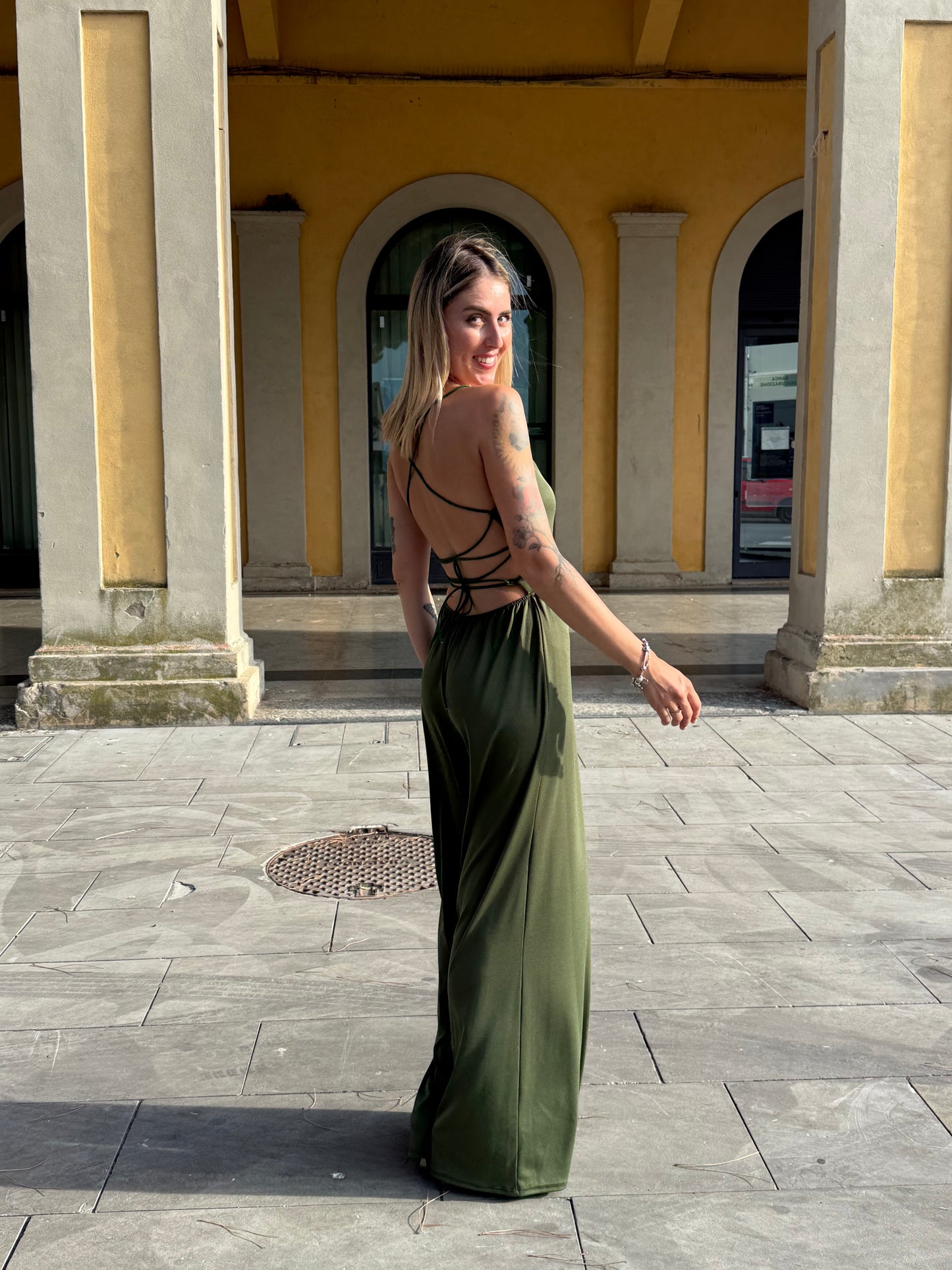 Tuta schiena nuda verde