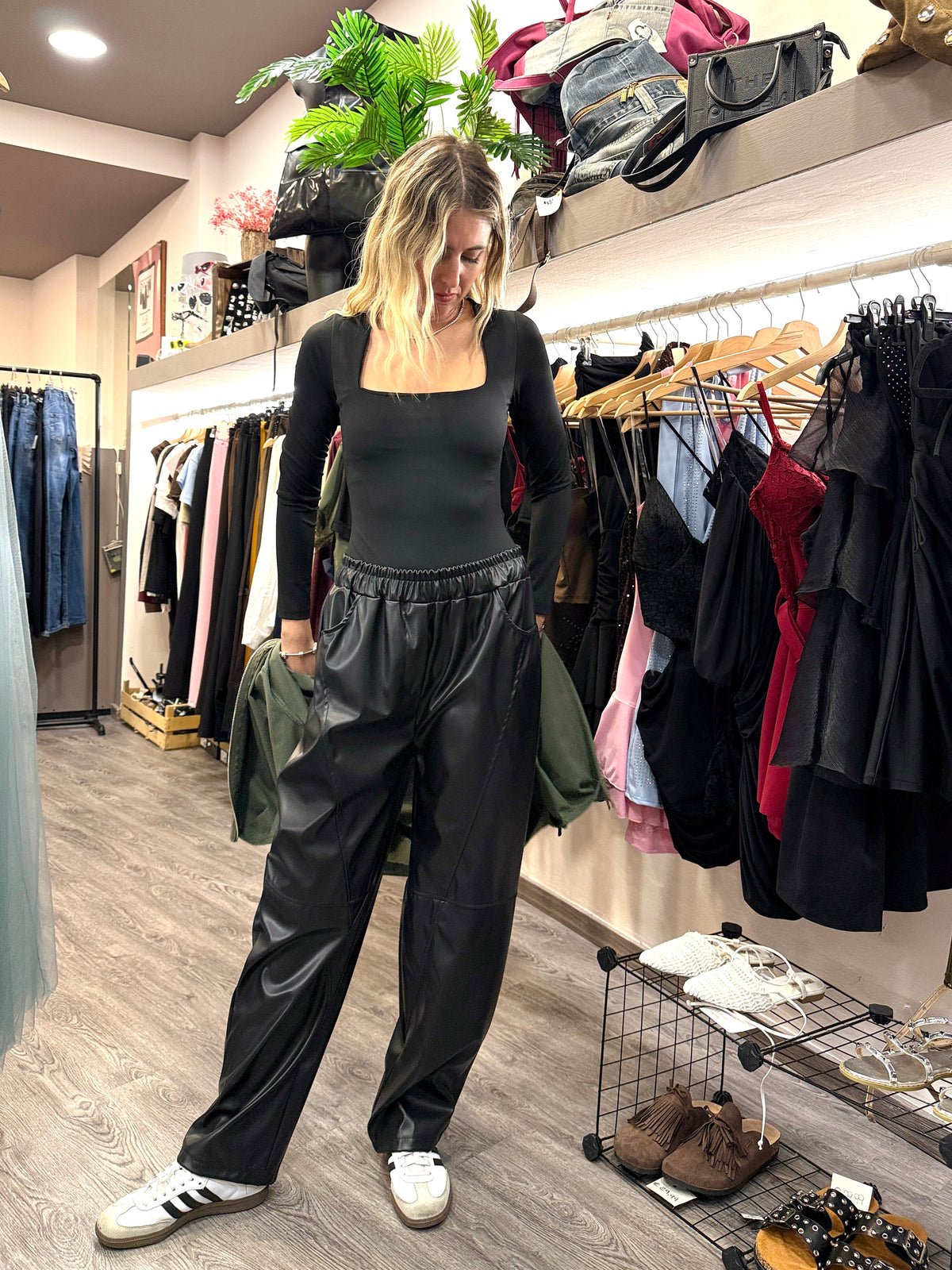 Pantaloni ecopelle neri