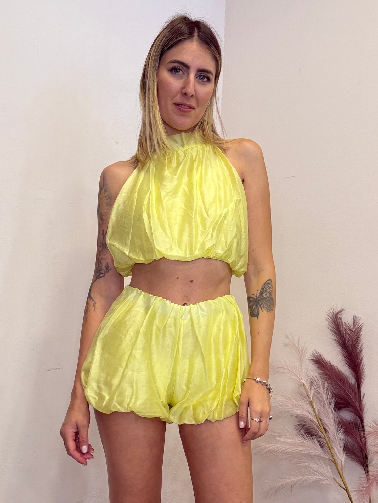 Completo Giallo con shorts