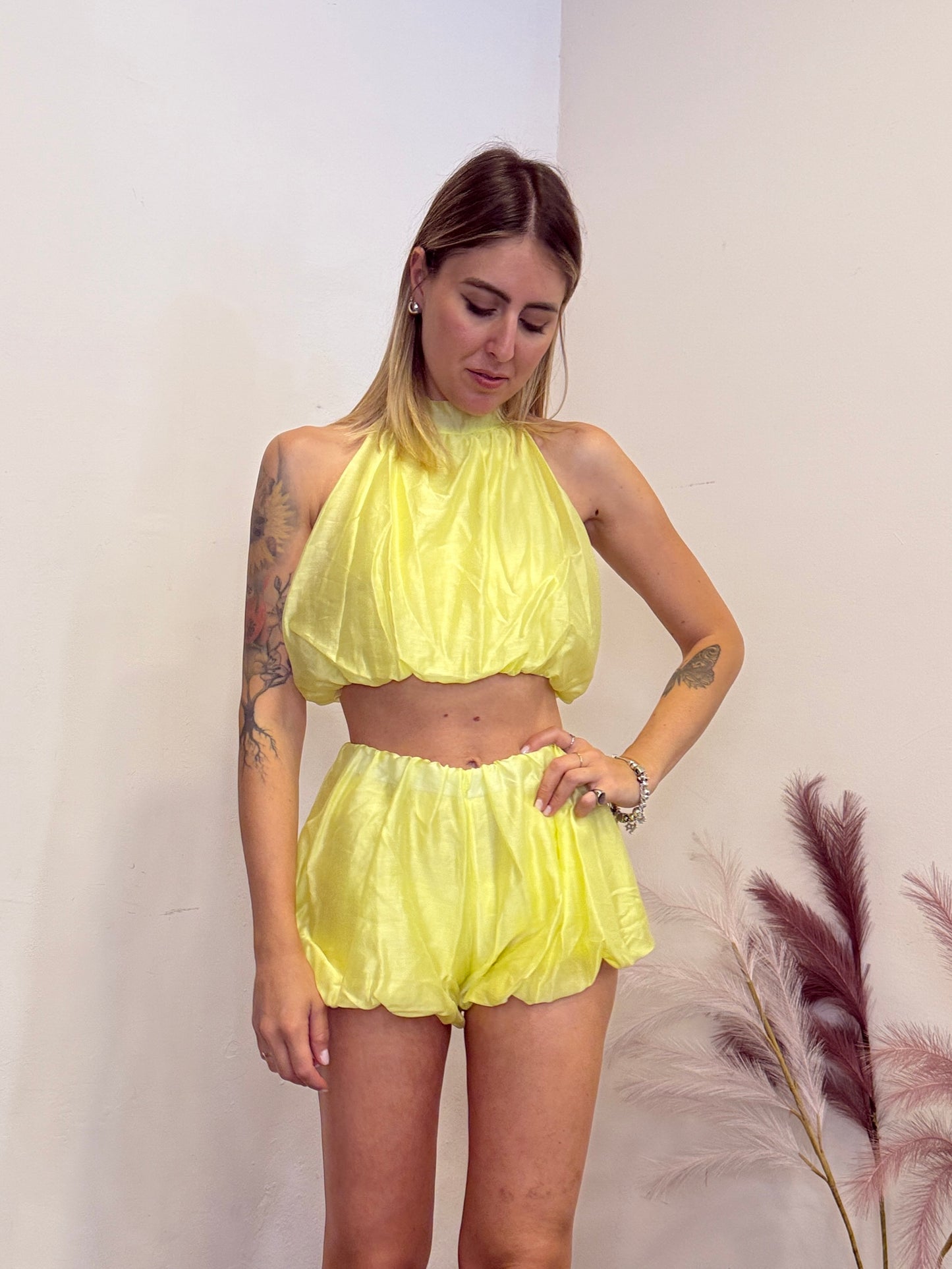 Completo Giallo con shorts