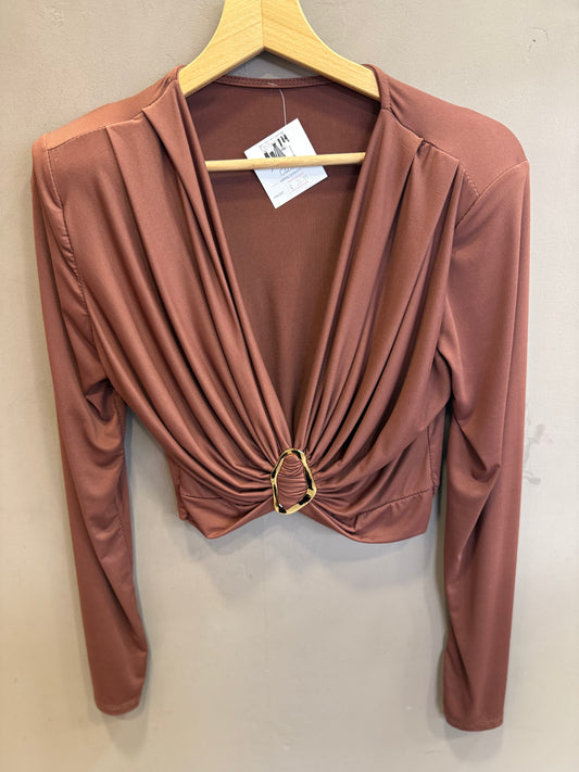 Top con dettaglio oro