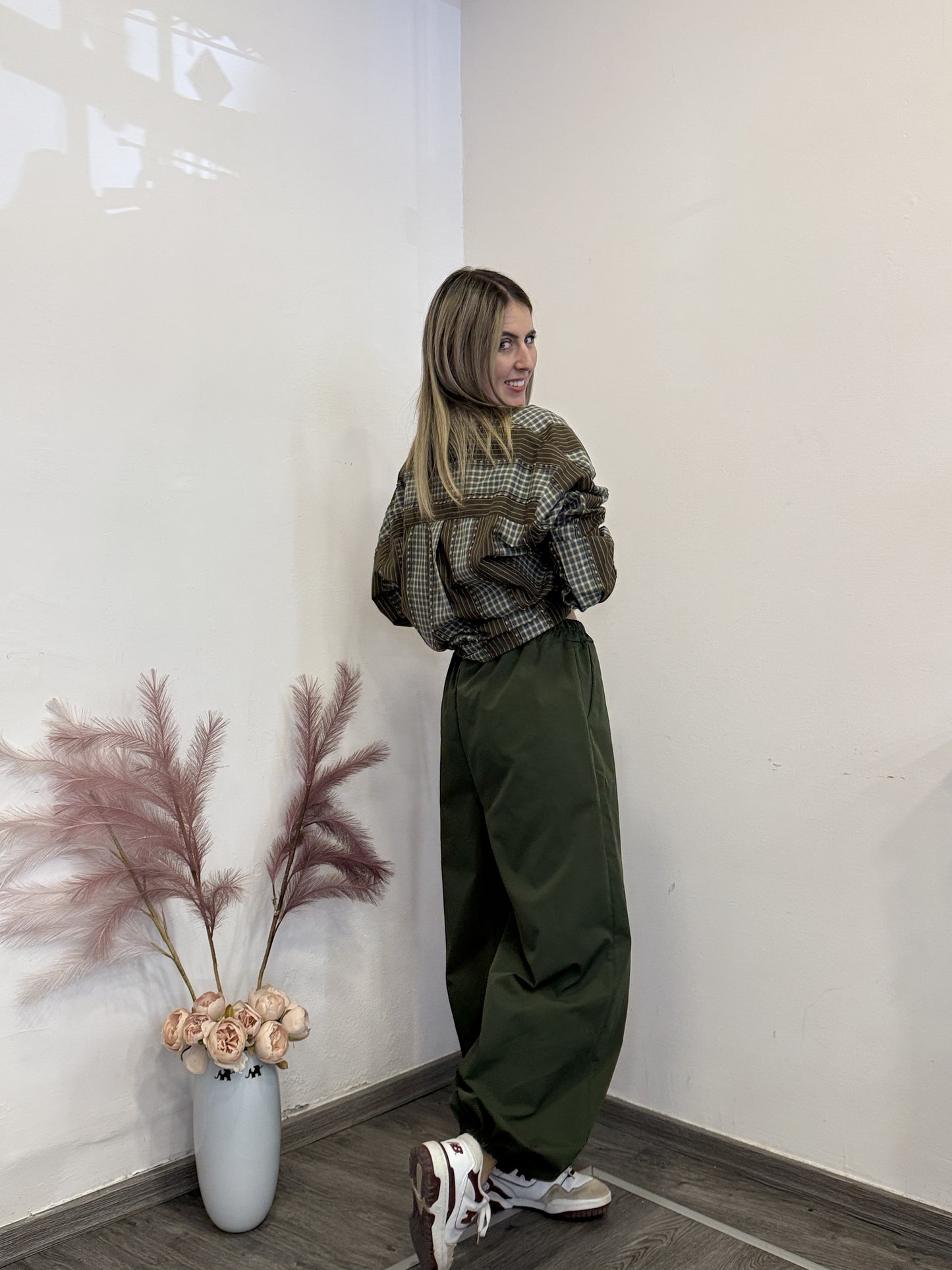 Pantaloni parachute verde