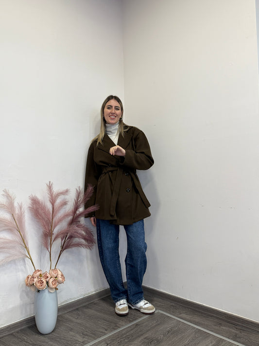 Cappotto doppio petto con cintura marrone