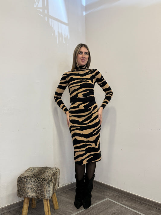 Completo in maglia zebra