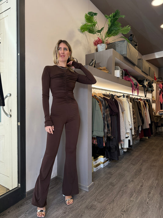 Tuta arricciata con schiena nuda