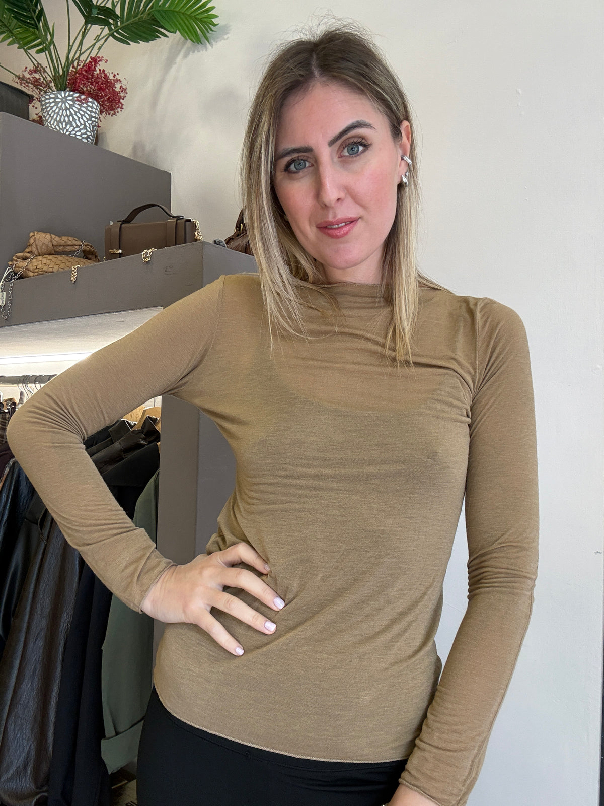 Maglia cashmere girocollo camel