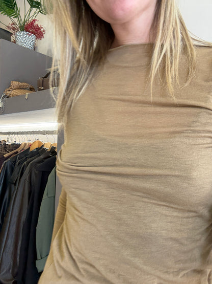 Maglia cashmere girocollo camel