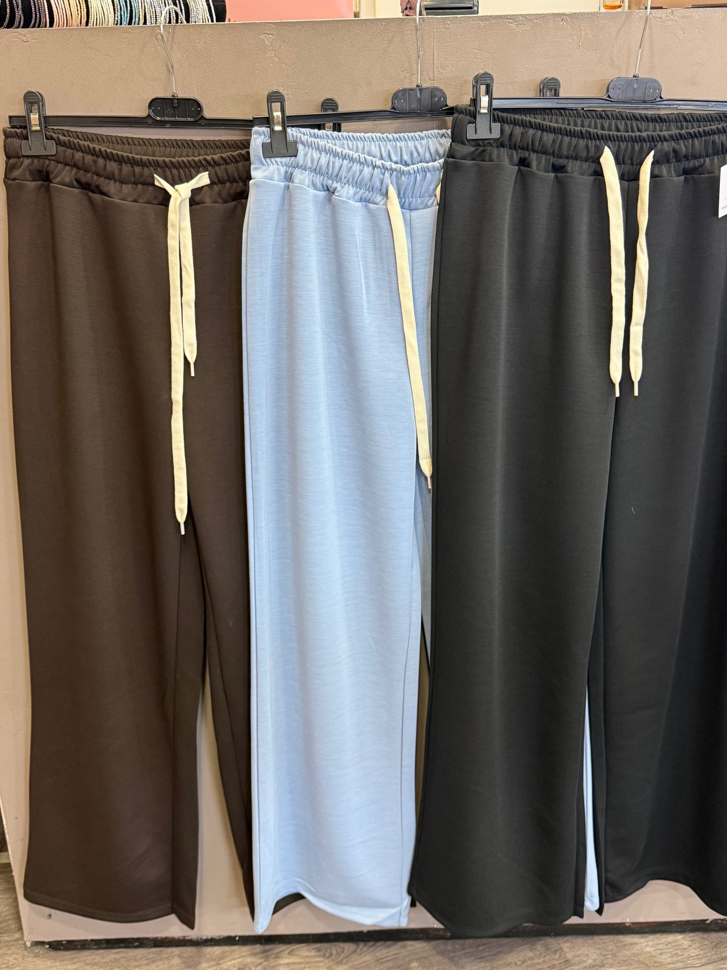 Pantaloni tuta new