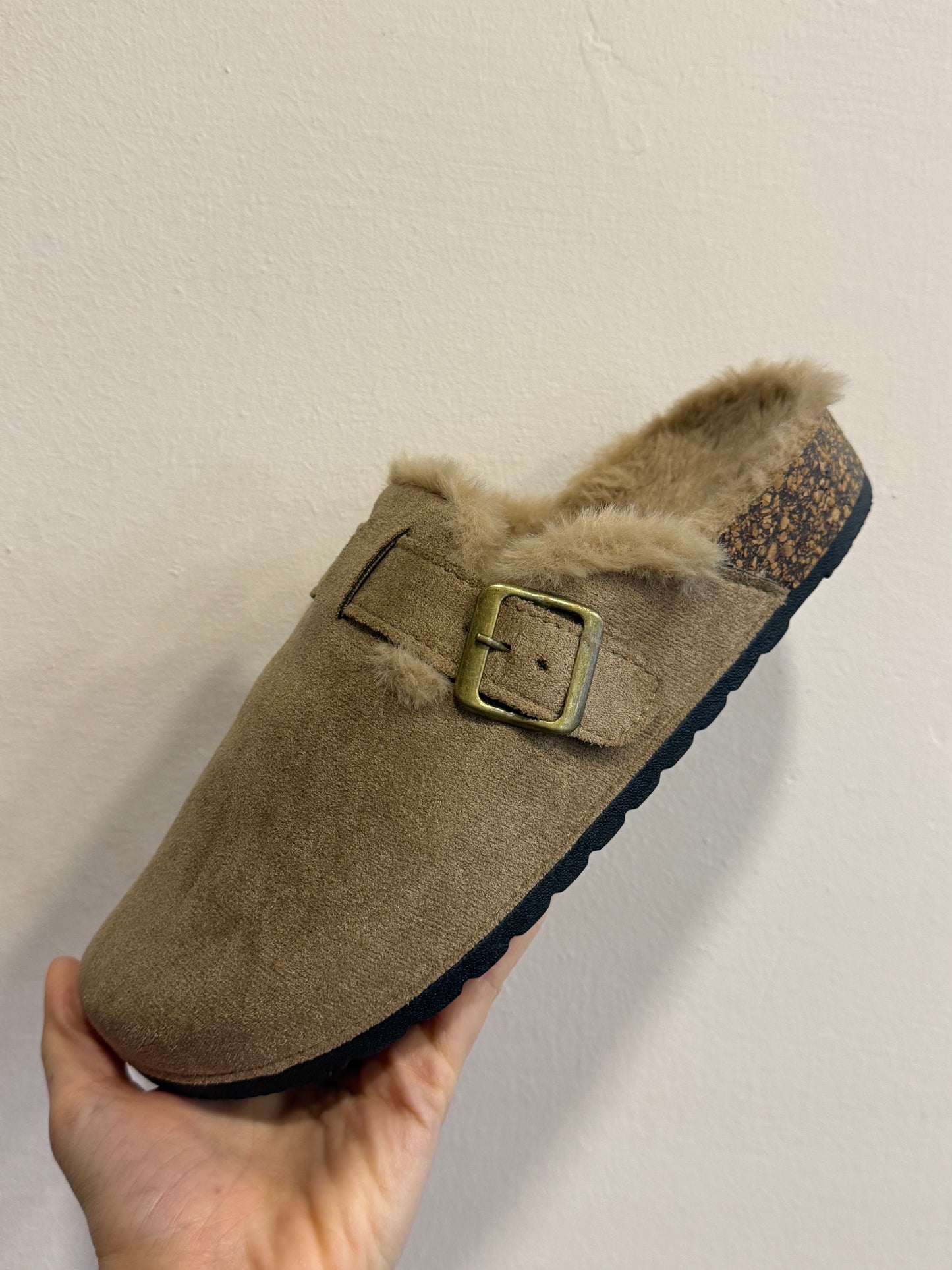 Ciabattina pelo beige